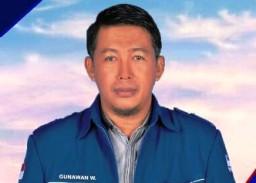 Gunawan Suami Sri Wahyuni Wakil Ketua DPRD Jatim Terima Cashback Mobil Siaga Bojonegoro Rp15 Juta