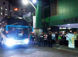 Embarkasi Surabaya Lepas Kloter Terakhir Jamaah Haji 2025