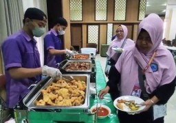 Jaga Kesehatan, Makanan Jemaah Haji Surabaya Diperiksa Ketat