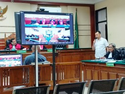Sidang PD Pasar Surya, Terdakwa Masrur Sedih Dituduh Korupsi