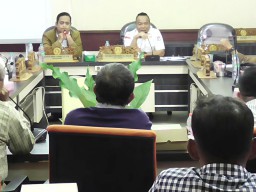 DPRD Kota Surabaya Rekomendasi Cabut SE Sekda Tentang Teknis Pecah KK