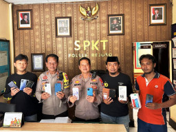 Pura-pura Pesen Kopi dan Mie, NK Curi Handphone Pemilik Warung