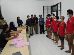 Kejari Surabaya Terima Pelimpahan 34 Tersangka Pesta Gay di Ngagel
