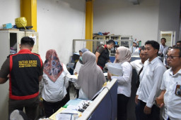 Kejari Tanjung Perak Sita Ratusan Dokumen PD Pasar Surya