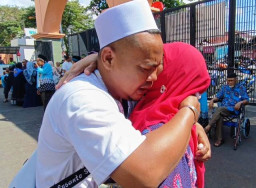 Jemaah Asal Sukomanunggal Pilih Jalur Mandiri untuk Berangkat Haji