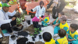 Melihat Serunya Anak Usia Dini Belajar di Kampung Bunga