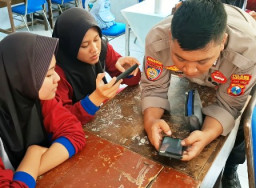 Tingkatkan Literasi Digital, Polres Pasuruan Kenalkan AI ke Pelajar