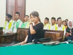 Bos Kosmetik Jong Lie Dituntut 1 Tahun 6 Bulan