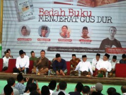 Buku Menjerat Gus Dur Digarap 2 Tahun