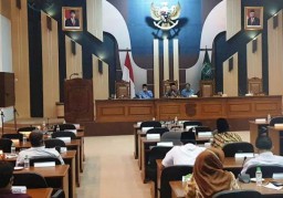 Anggota DPRD Kabupaten Pasuruan di Rolling