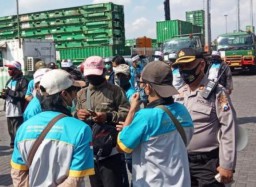 Demo Sopir Truk di Tanjung Perak Salah Alamat
