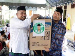 Kyai Muda Pendukung Ganjar Pranowo Bantu Majelis Taklim di Tuban