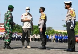 Gus Ipul Punya Trik Agar Warga Tetap Bahagia