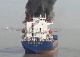KM Tanto Ceria Terbakar