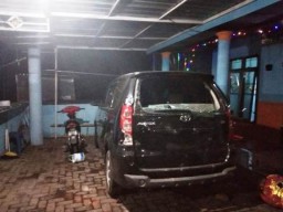 Diduga Keluarga Kades Jatisari Rusak Mobil Warga