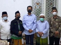 Ketua DPRD Dicurhati Warga dan Nelayan