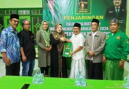 Ning Tiwi Kembalikan Formulir Pendaftaran Bakal Calon Wakil Wali Kota Probolinggo ke PPP