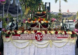Tumpeng Ria Galeria Untuk HUT Kota Surabaya ke 730