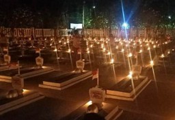 Seribu Lilin untuk Arwah Pejuang di Lamongan