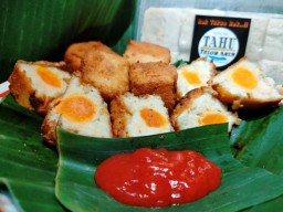 Tahu Telur Asin Oleh-oleh Kekinian dari Surabaya