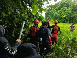 Balita ini Justru Menghilang Saat Diajak Kakek Sholat