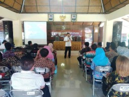 Sekcam dan Lurah Hadiri Sosialisasi BNNK Surabaya