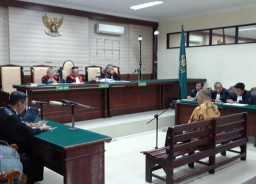 Bupati Malang Rendra Kresna Jalani Sidang Perdana