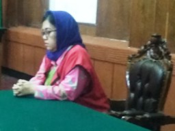 Elisabeth Manfaatkan Pilkada Tipu Warga Rungkut