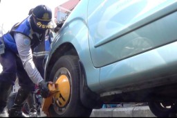 Parkir Sembarangan, 26 Mobil Digembok Dishub