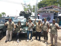 Awas! 200 Jeep Melintas di Suromadu