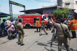 Rumah Pedagang Sayur Kalilom Lor Terbakar