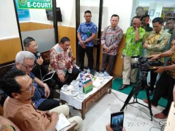 PN Surabaya Sosialisasi Program E-Court