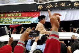 Sowan Kyai, Prabowo Dihadang Pendukung Jokowi
