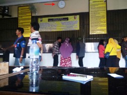 Jam Besuk Polrestabes Surabaya tak Beraturan