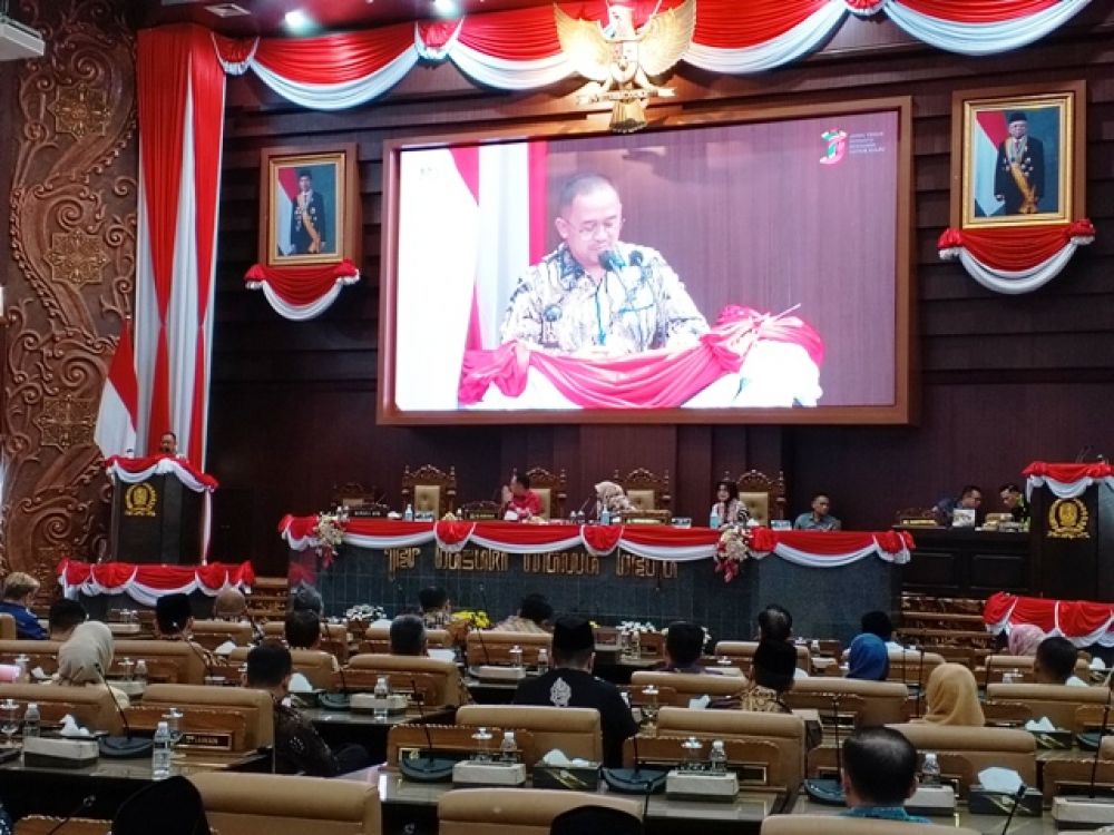 Didik Agung Widjanarko saat sosialisasi anti korupsi di DPRD Jatim.
