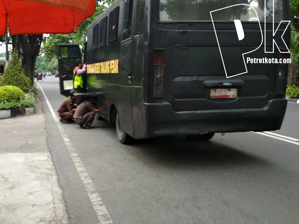Mobil Tahanan Kejaksaan Mogok Dijalan