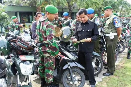 Kendaraan Anggota TNI Lamongan Diperiksa