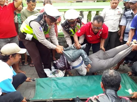 Senggol Spion, Wanita 44 Tahun Tewas