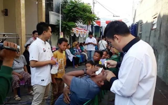 Ratusan Warga Kremil Dapat Pengobatan Mata Gratis
