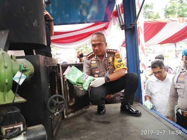 Polrestabes Surabaya Musnahkan Barang Bukti