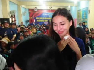 Manohara Kemana-mana Bawa Contoh Surat Suara