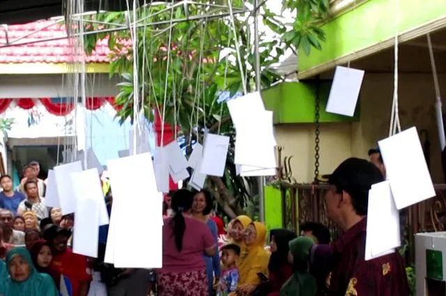 TPS 69 Surabaya Siapkan Amplop Peserta Pemilu