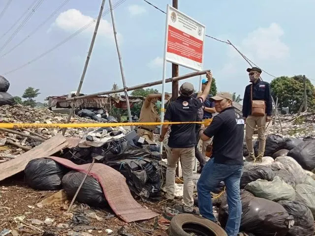 Tempat Pembuangan Sampah Bogor Disegel KLHK