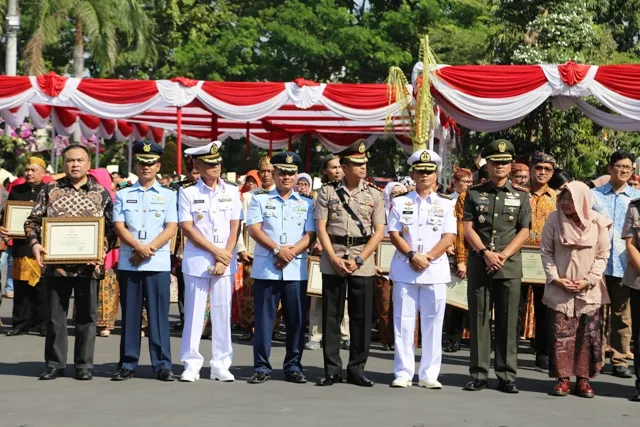 HUT Surabaya ke 726 Pelindo III Raih Penghargaan