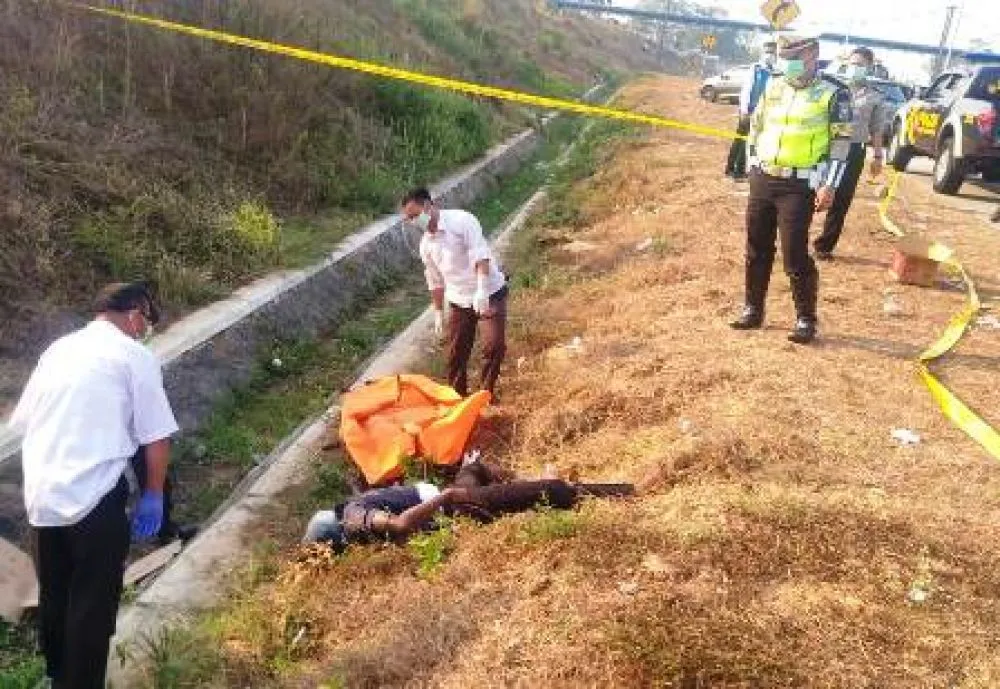 Mayat Tanpa Identitas Tergeletak di Tol Purwodadi