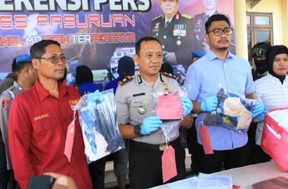 Warga Colomadu Jual Calon Istri Threesome Rp 3 Juta
