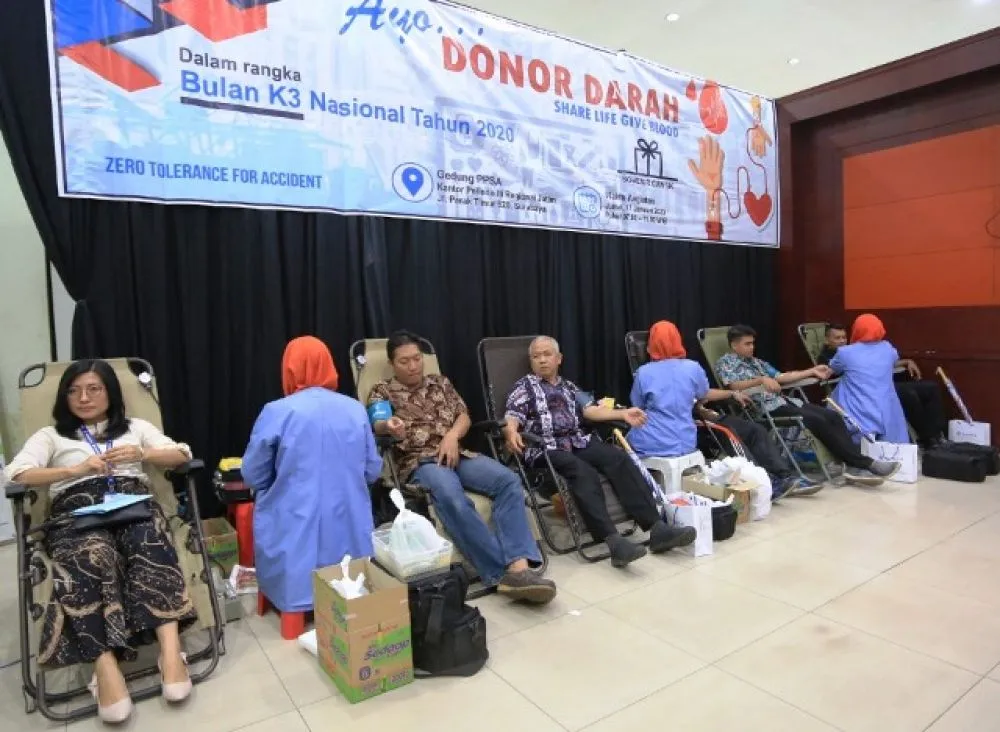Pegawai PT Pelindo III Sumbang 889 Kantong Darah