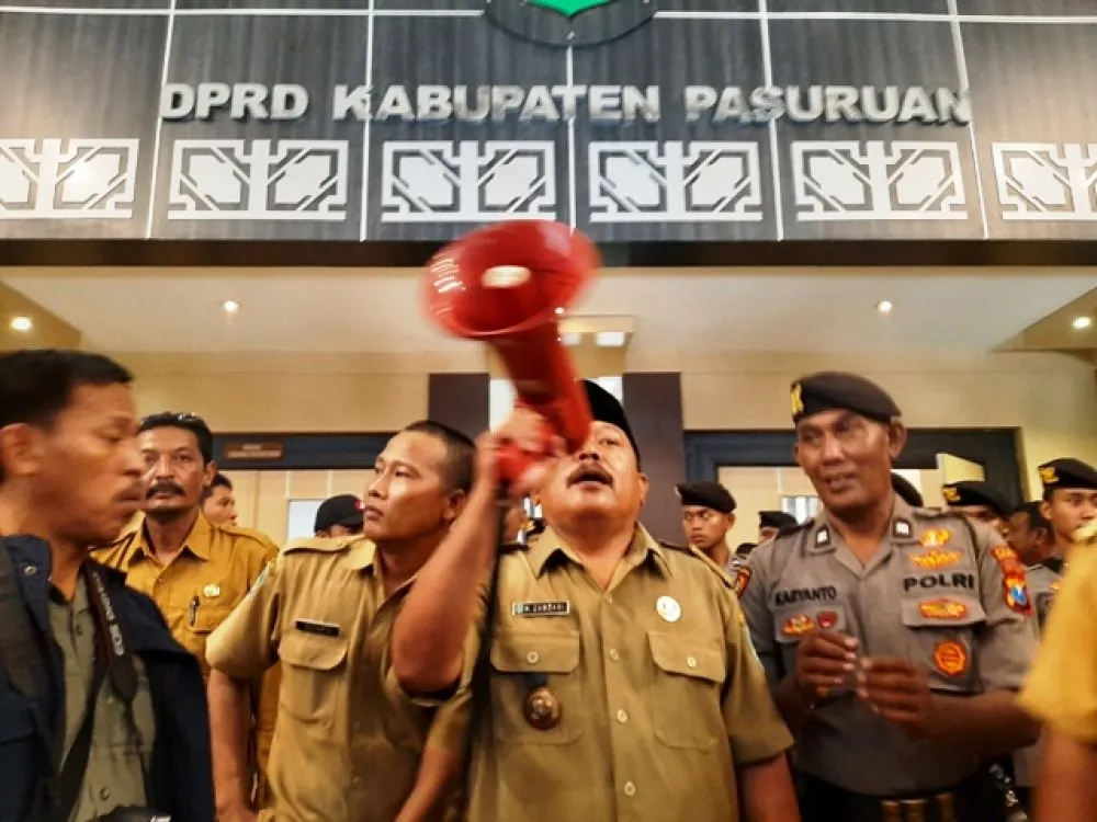 Kades se Pasuruan Ancam Polisikan Anggota DPRD