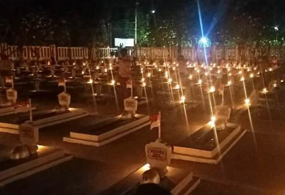 Seribu Lilin untuk Arwah Pejuang di Lamongan