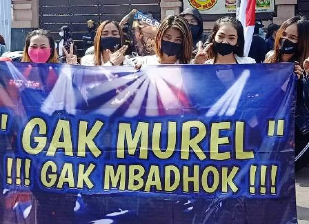 Pekerja Hiburan Malam Protes Perwali No 33